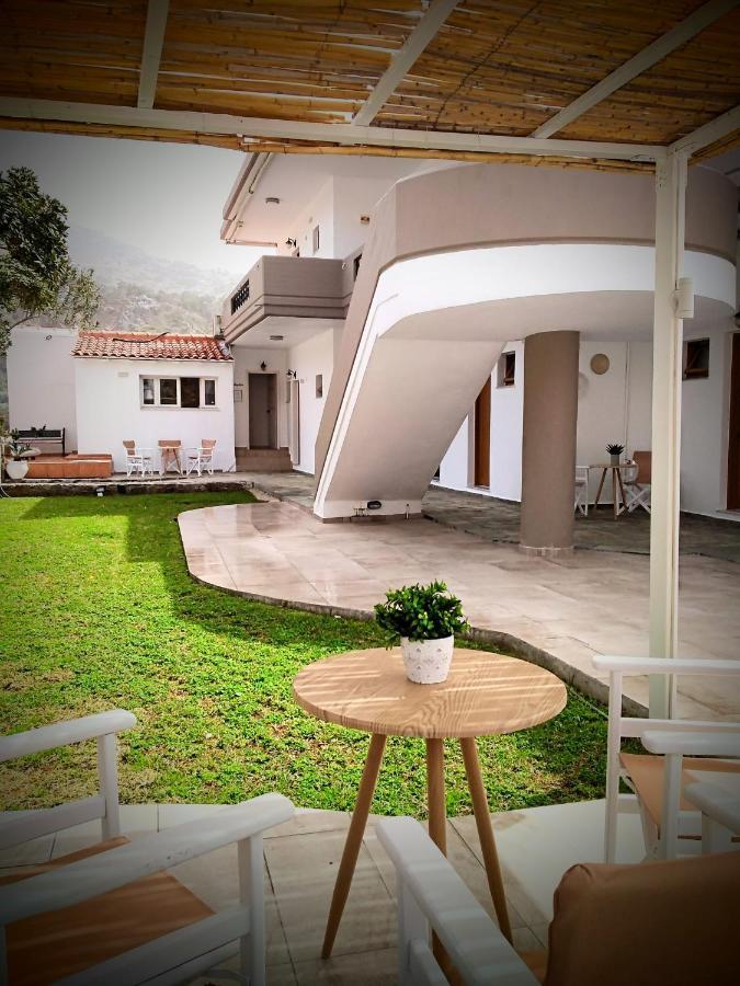 Idomeneas Apartments Сугия Екстериор снимка