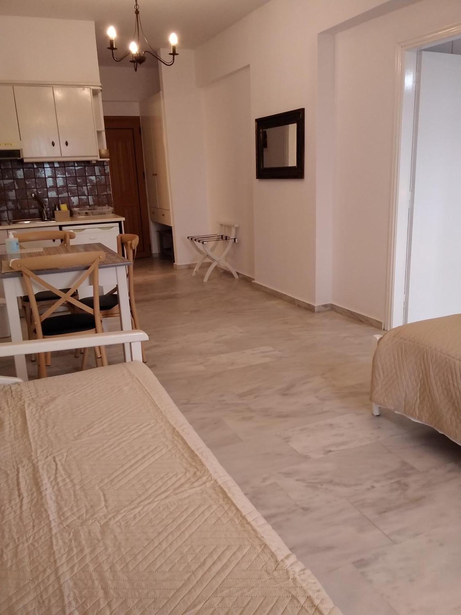 Idomeneas Apartments Сугия Стая снимка