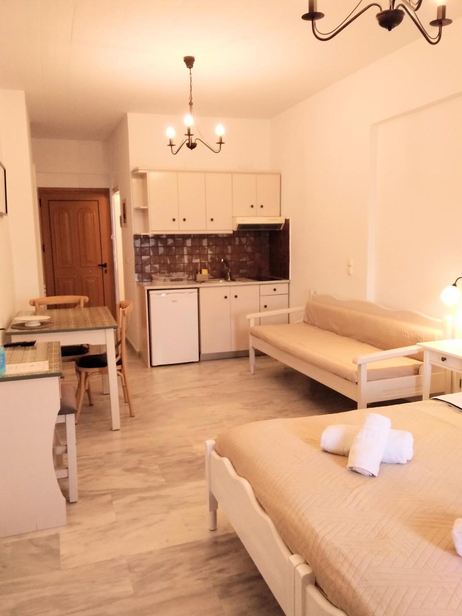 Idomeneas Apartments Сугия Стая снимка