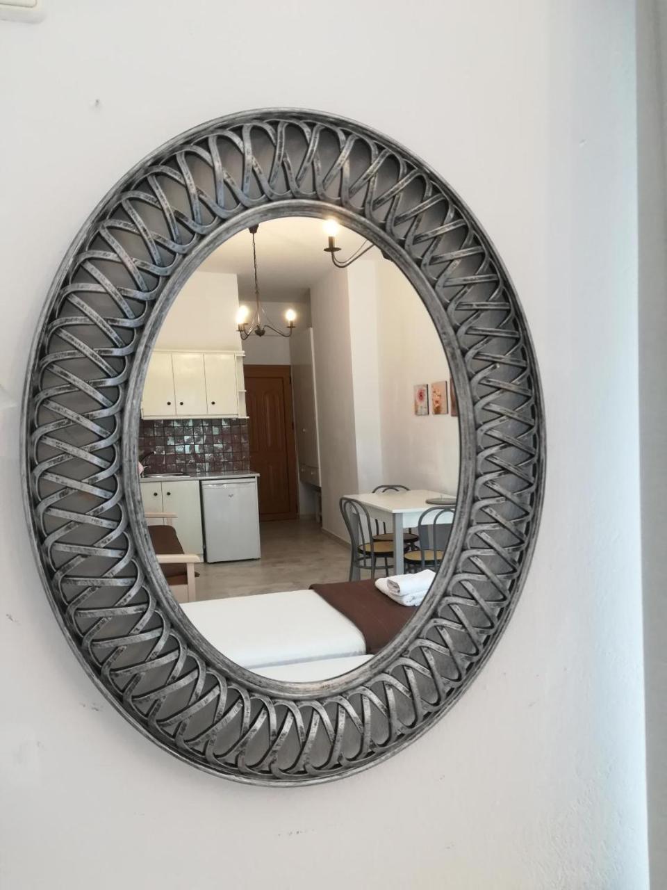 Idomeneas Apartments Сугия Екстериор снимка
